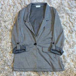 Ivy + main black and white blazer